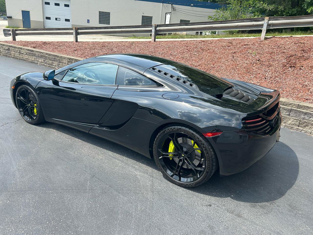 Used 2012 McLaren MP4-12C Coupe RWD image 4