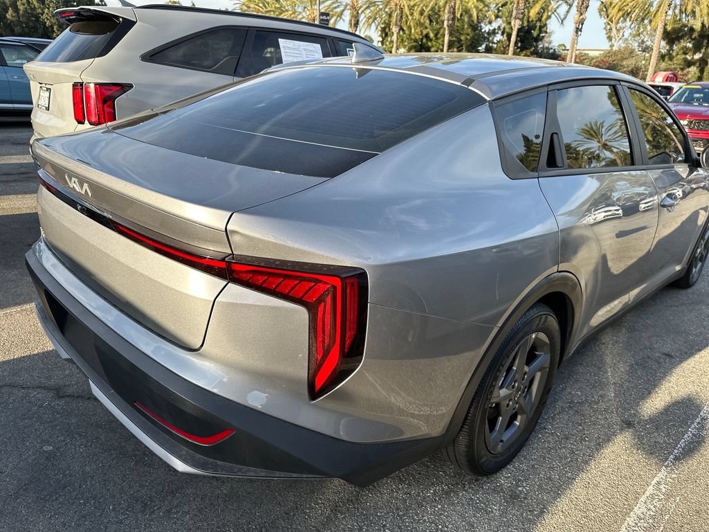 Certified 2025 Kia K4 FWD image 3