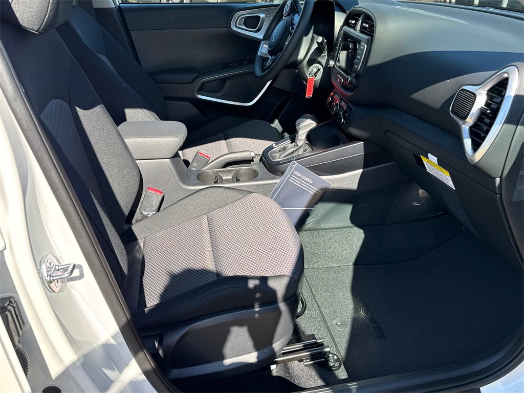 New 2025 Kia Soul LX w/ LX Technology Package image 13