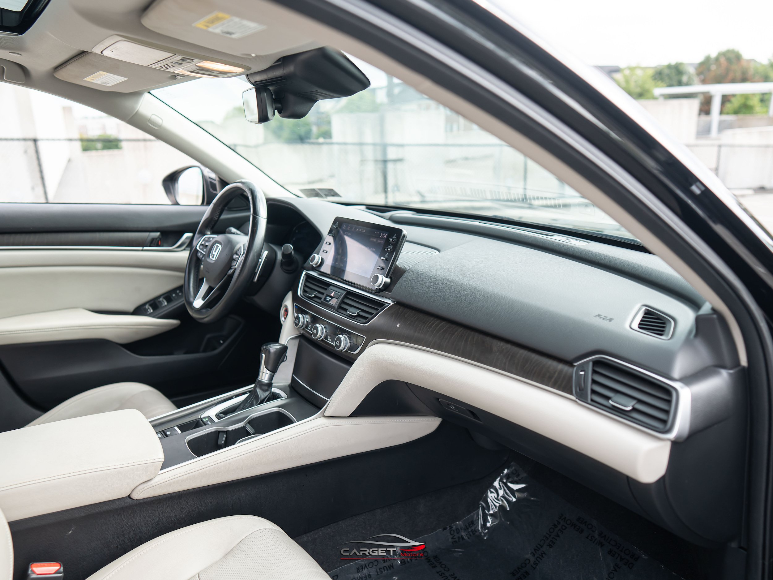 Used 2018 Honda Accord Touring image 14