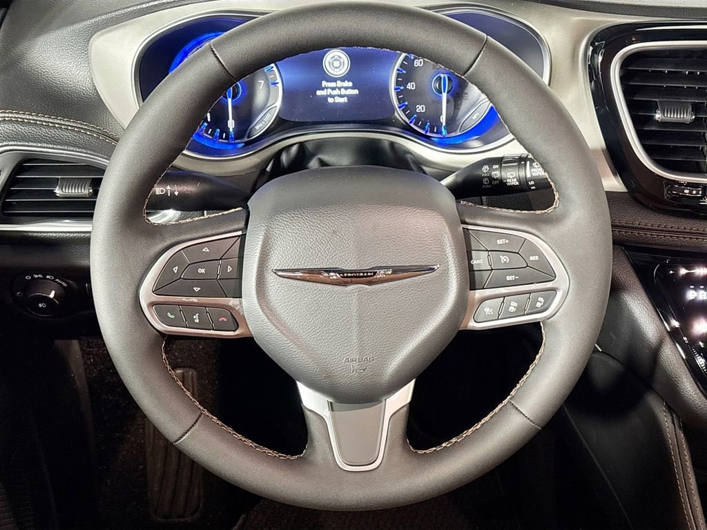 New 2026 Chrysler Pacifica Pinnacle image 13
