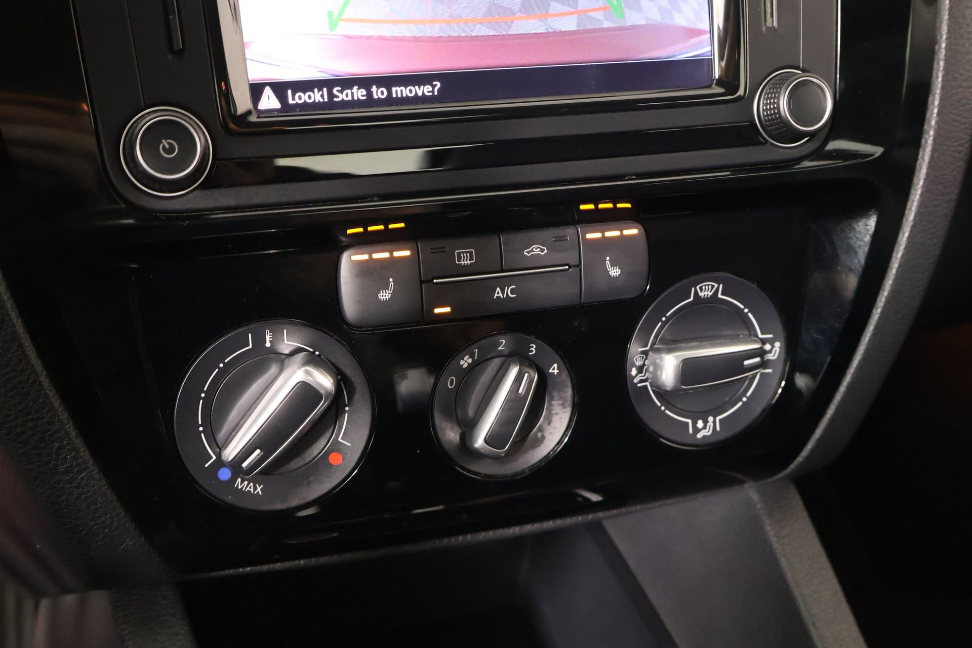 Used 2016 Volkswagen Jetta SEL w/ Lighting Package image 7