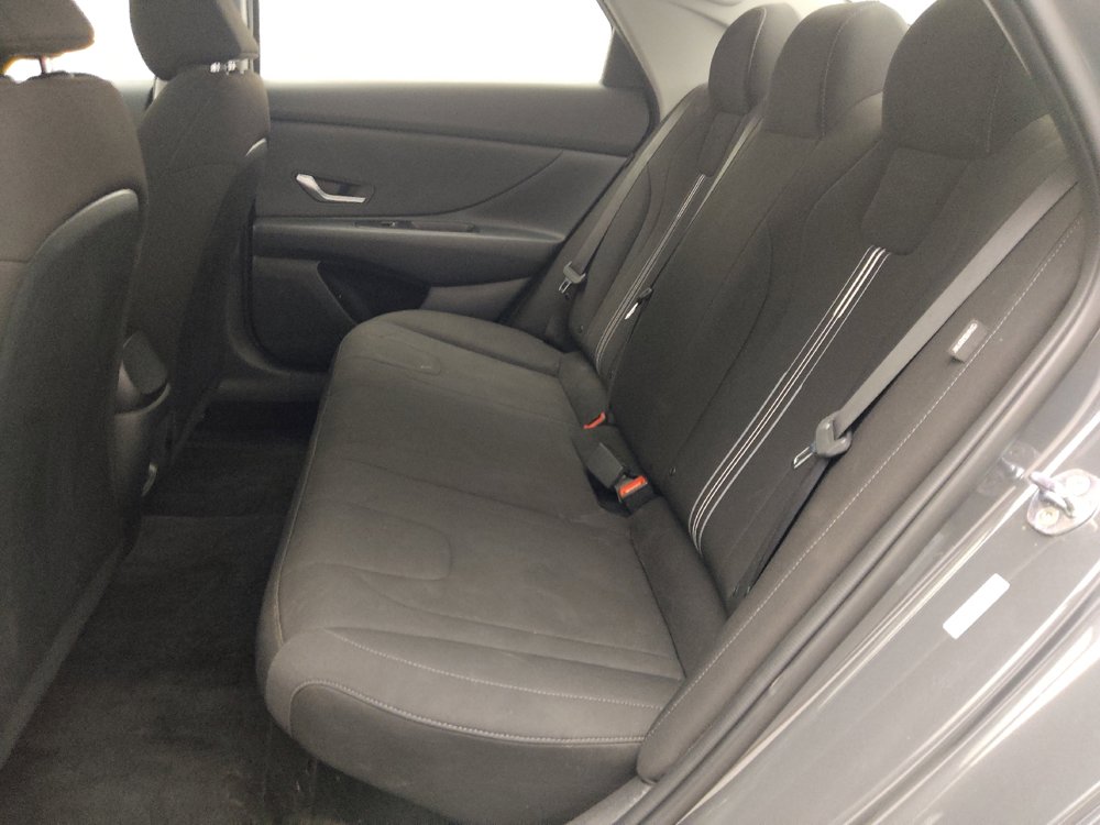 Used 2025 Hyundai Elantra Hybrid FWD image 18