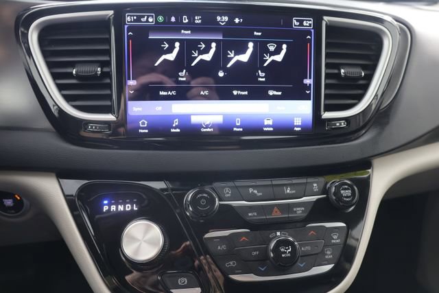 Used 2023 Chrysler Pacifica Touring-L FWD image 14