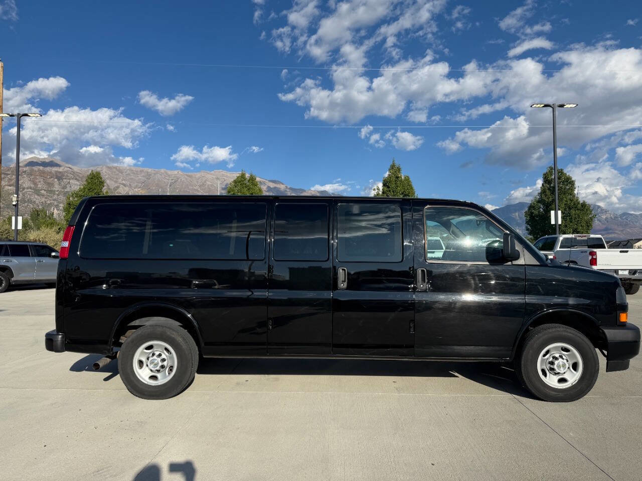 Used 2023 Chevrolet Express 3500 LS image 2