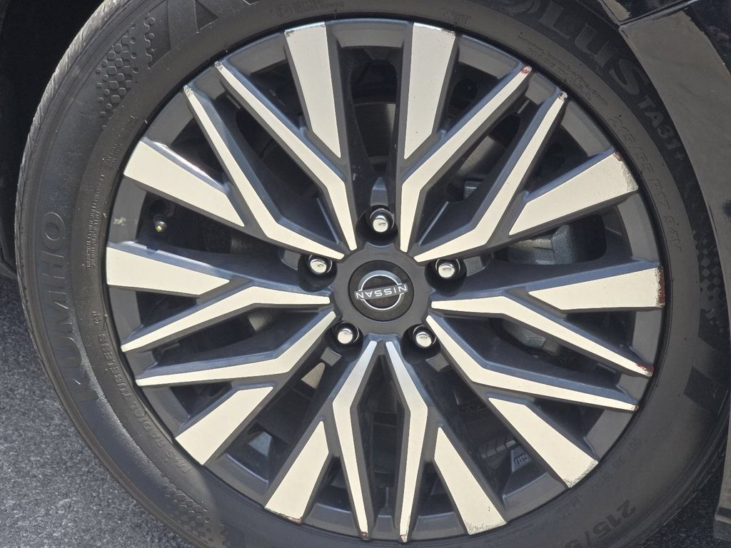 Used 2025 Nissan Altima 2.5 SV FWD image 7