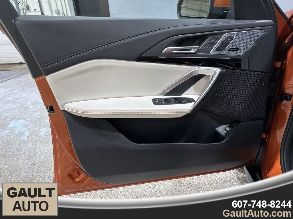 Certified 2025 BMW X2 xDrive28i w/ Premium Package image 11