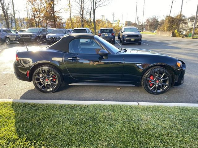 Used 2018 FIAT 124 Spider Abarth w/ Convenience Group RWD image 8