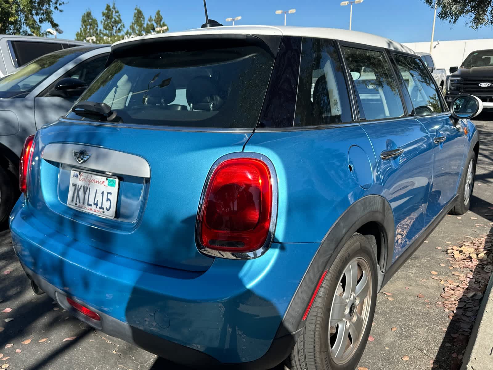 Used 2015 MINI Cooper 4-Door Hardtop FWD image 4