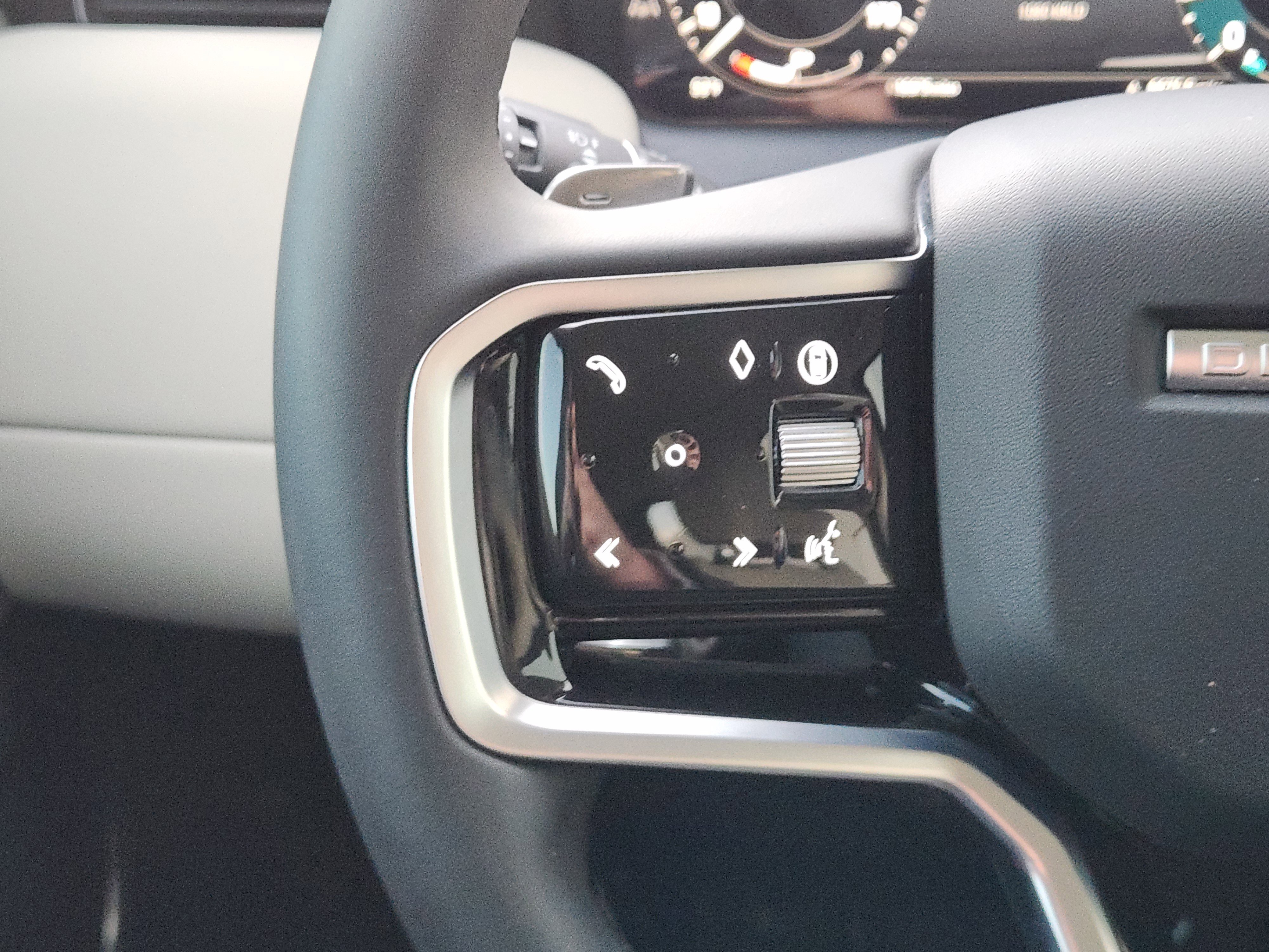 Certified 2024 Land Rover Discovery Sport S image 29