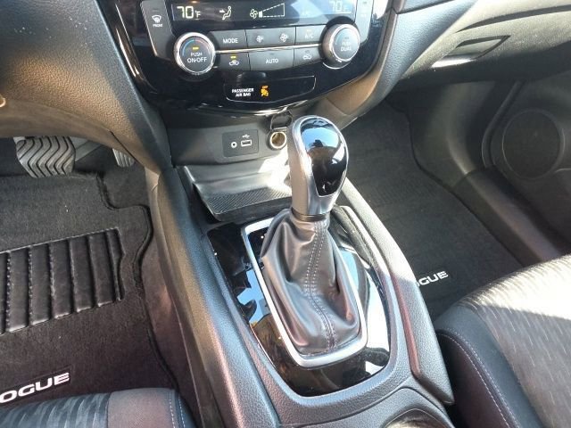 Used 2019 Nissan Rogue SV image 18