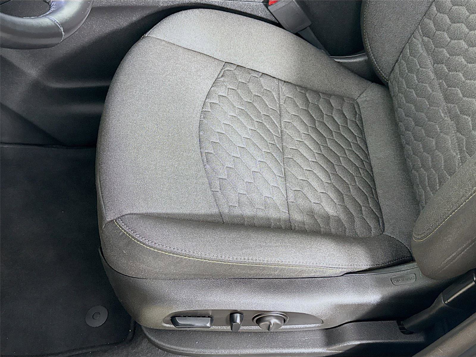 Used 2018 Chevrolet Equinox LT image 18