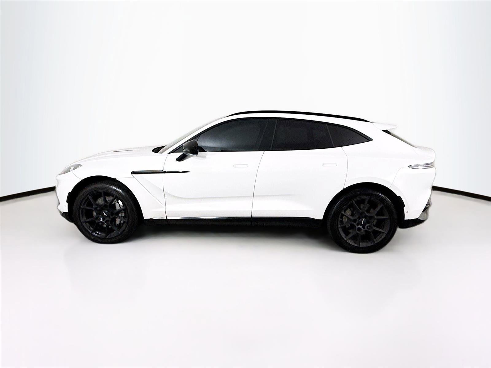 Used 2022 Aston Martin DBX image 7
