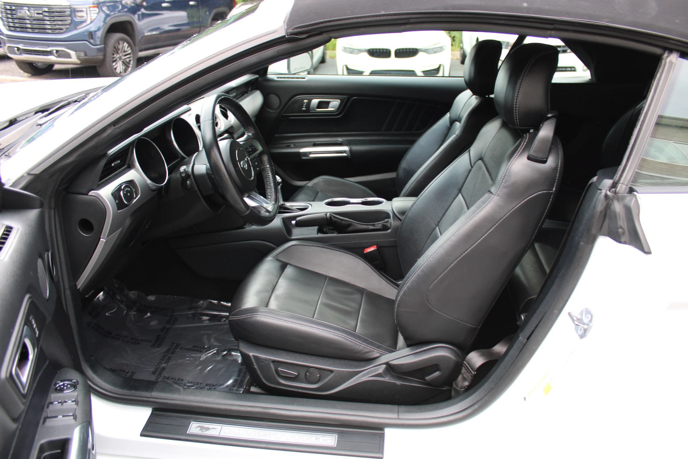 Used 2022 Ford Mustang Premium RWD image 24