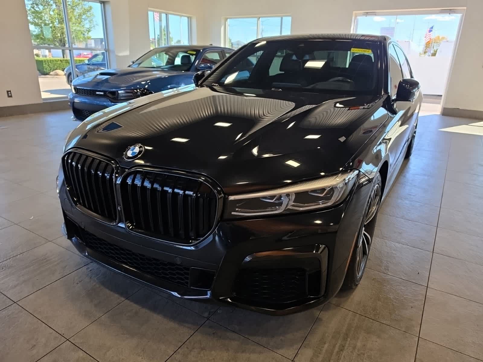 Used 2022 BMW 750i xDrive w/ Executive Package AWD/4WD image 1