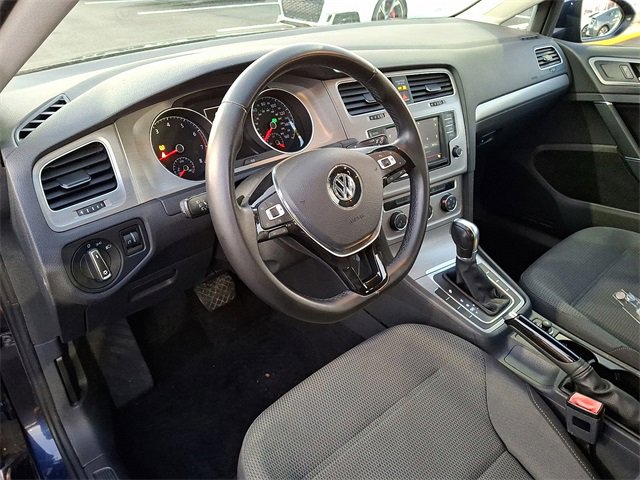 Used 2016 Volkswagen Golf S image 15