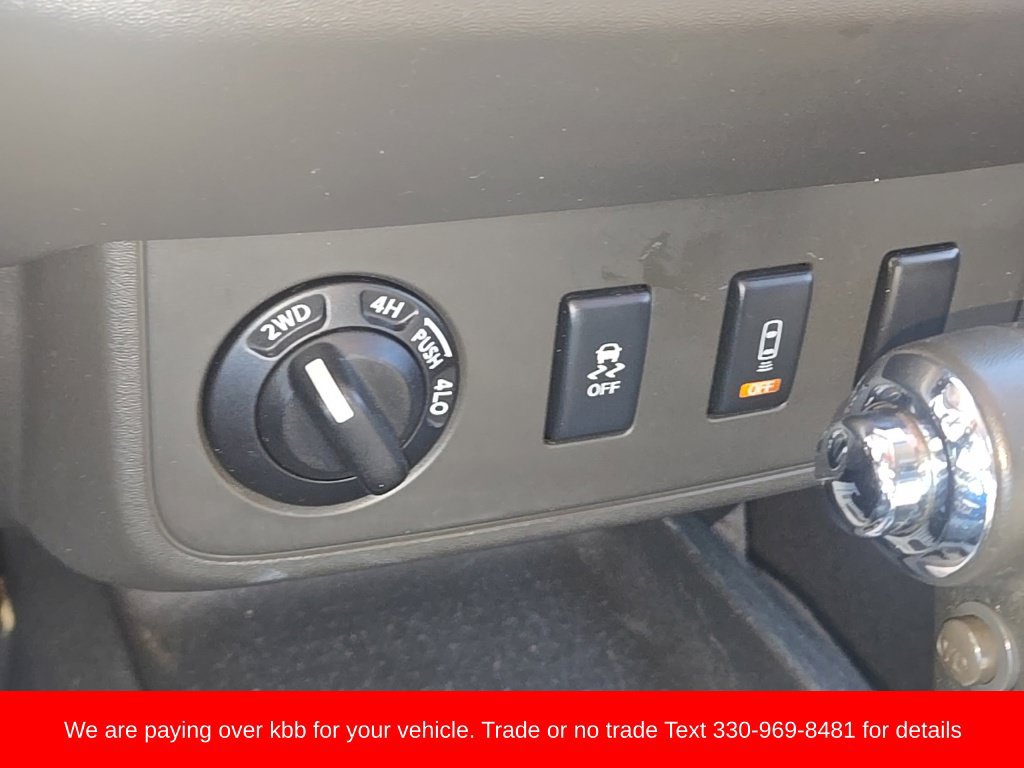 Used 2013 Nissan Frontier SV w/ SV Value Truck Pkg AWD/4WD image 19