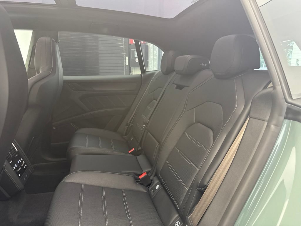 New 2026 Porsche Cayenne Turbo AWD/4WD image 10