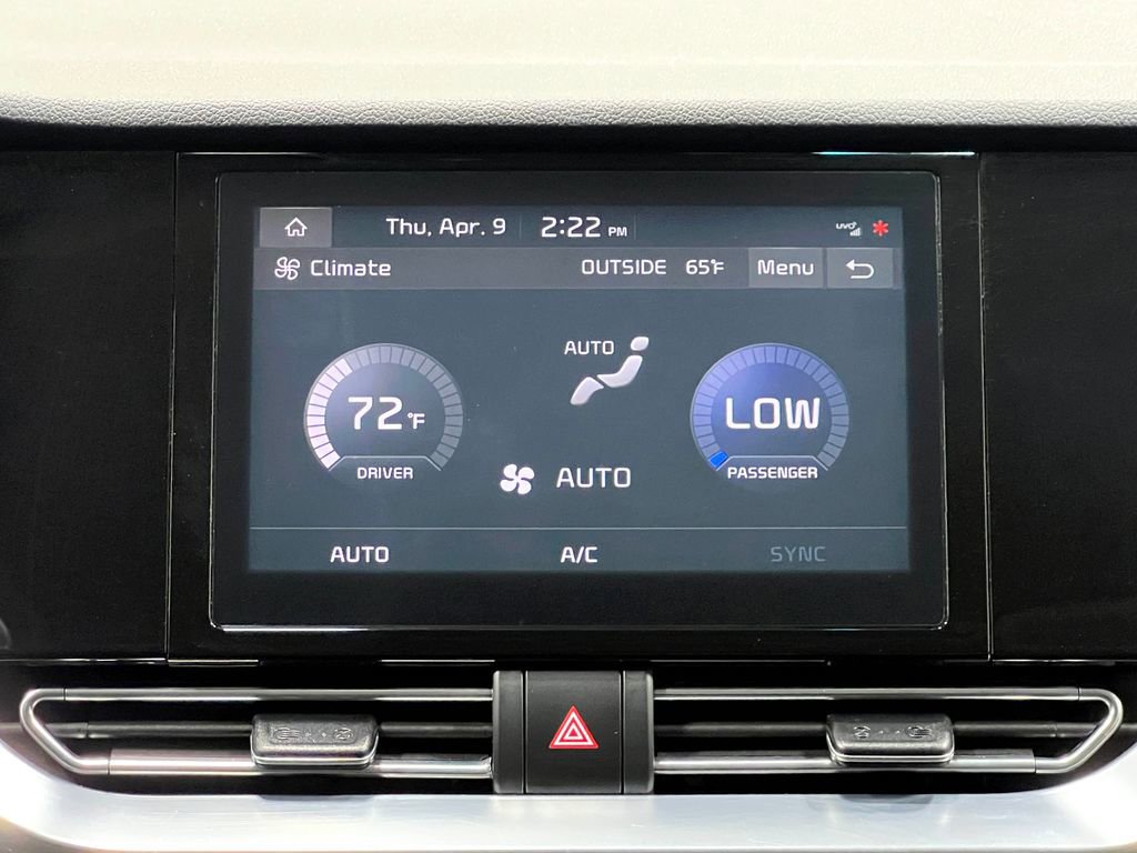 Used 2021 Kia Niro Touring image 23