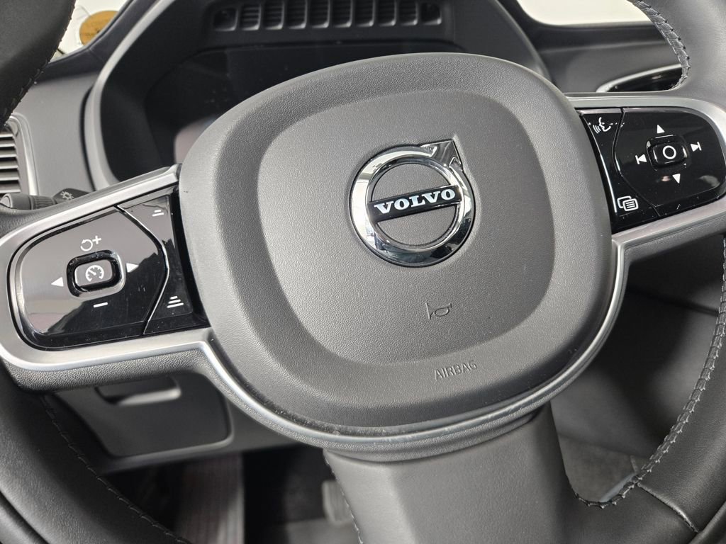Used 2022 Volvo XC90 T8 Inscription image 30