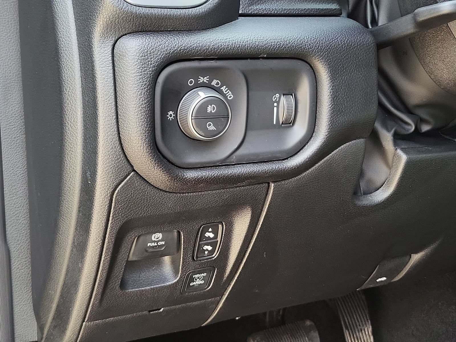Used 2025 RAM 1500 Big Horn AWD/4WD image 17