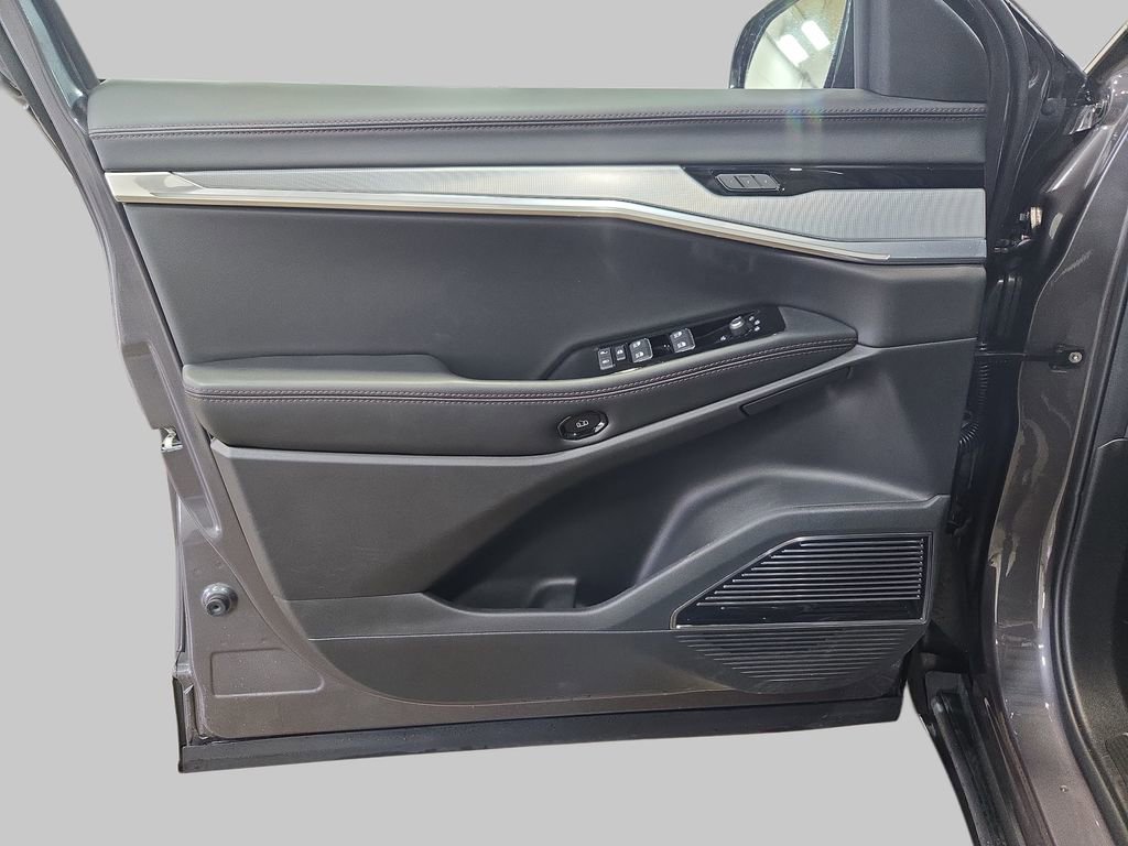 New 2025 Jeep Wagoneer S Launch Edition AWD/4WD image 31