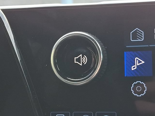 Used 2024 Chevrolet Equinox EV LT FWD image 26
