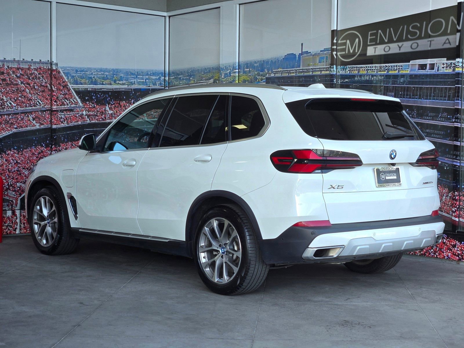 Used 2025 BMW X5 xDrive50e AWD/4WD image 6