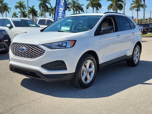 Certified 2024 Ford Edge SE image 3