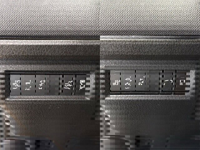 Used 2025 Toyota Camry LE image 24