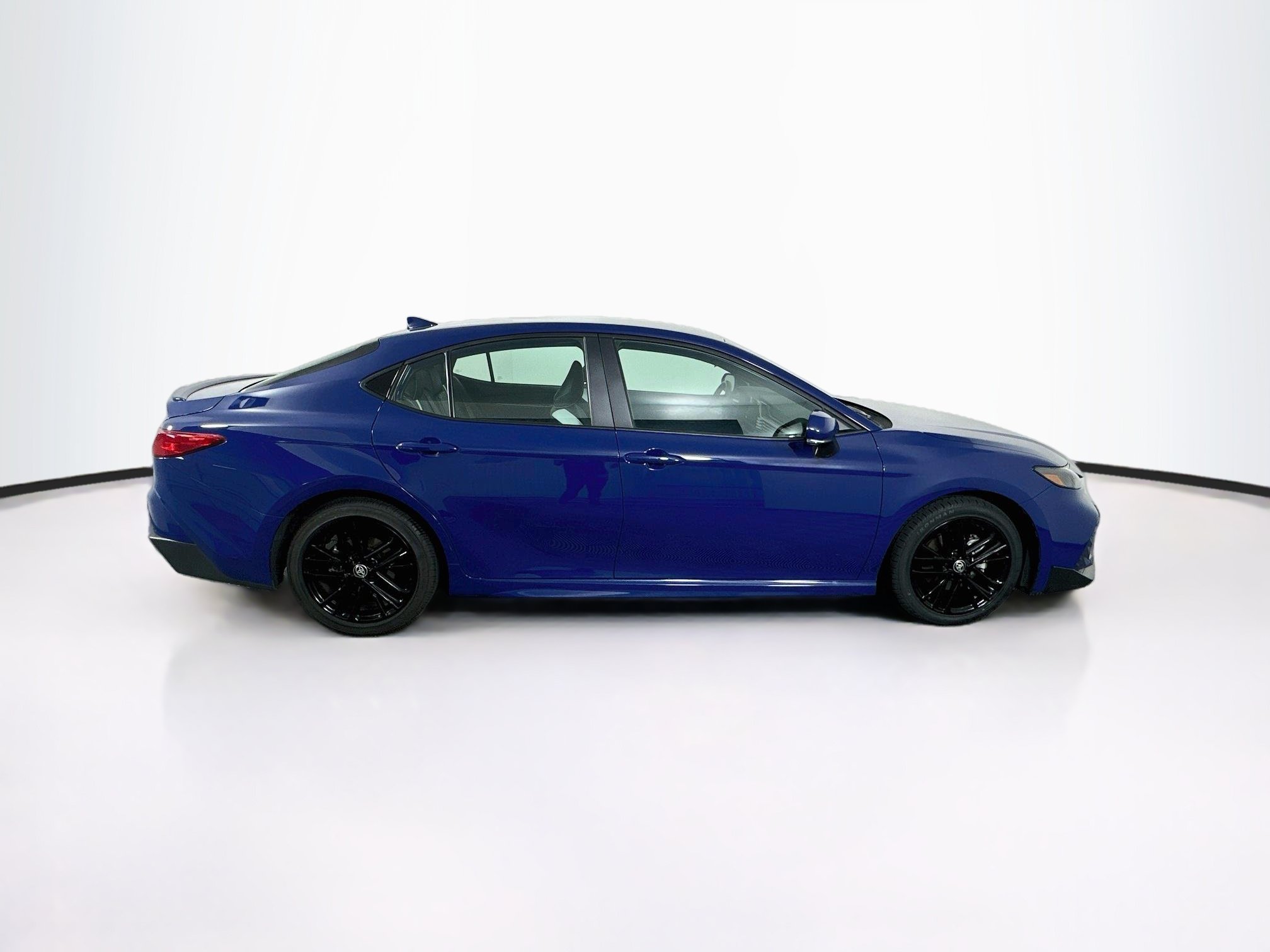 Used 2026 Toyota Camry SE FWD image 10