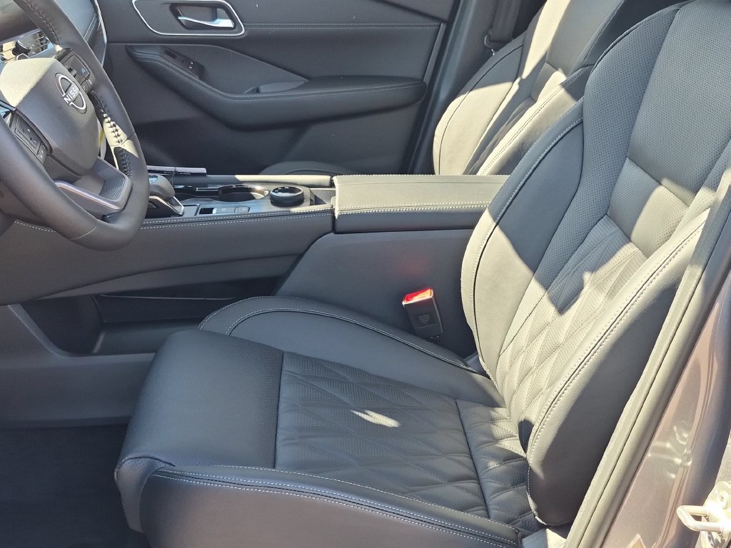 New 2026 Nissan Rogue Platinum AWD/4WD image 12