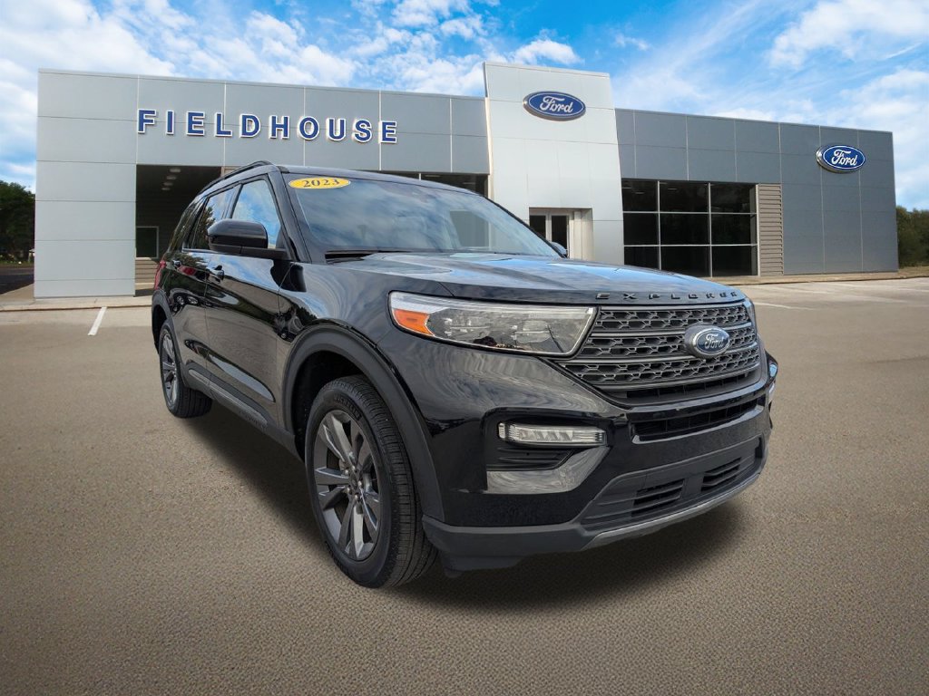 Used 2023 Ford Explorer XLT w/ Equipment Group 202A AWD/4WD image 8