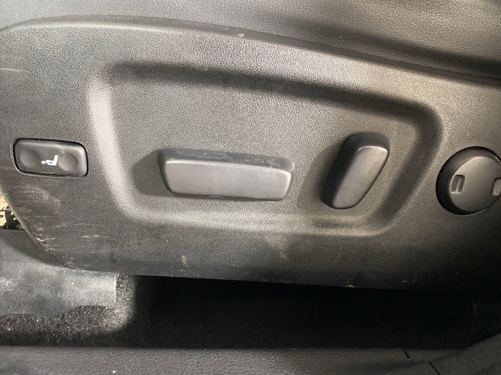 Used 2019 Toyota Highlander XLE image 30