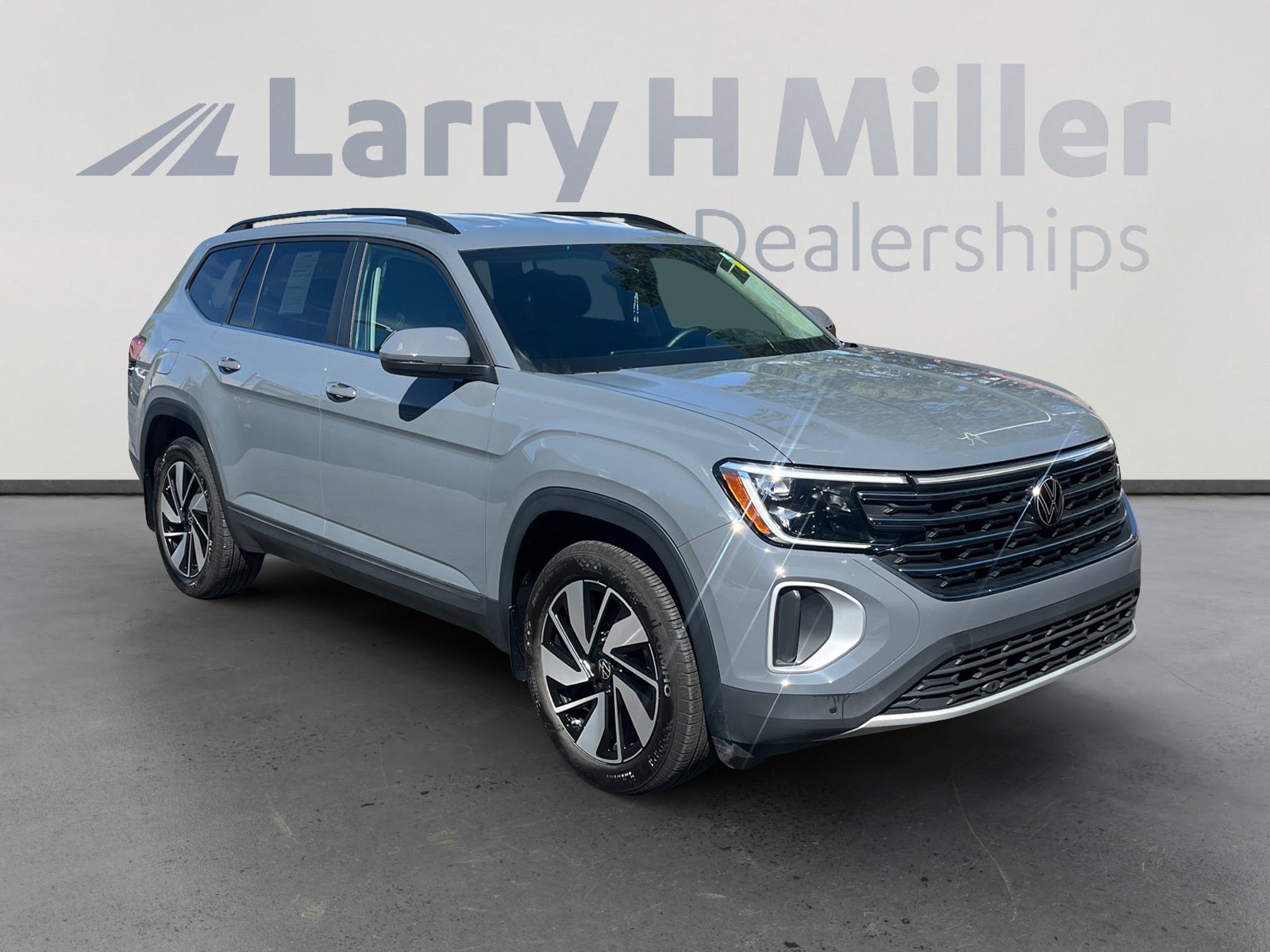 Used 2025 Volkswagen Atlas SE image 7