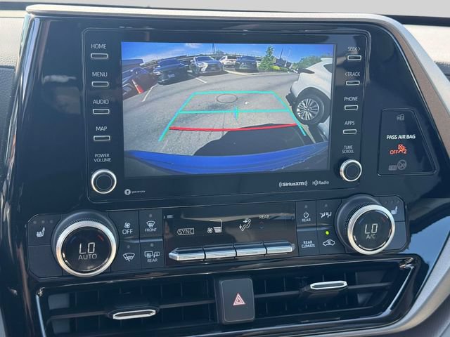 Used 2022 Toyota Highlander XLE AWD/4WD image 35