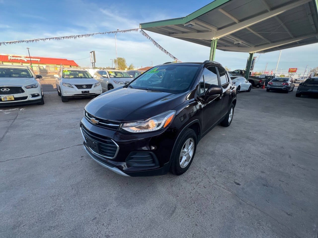Used 2021 Chevrolet Trax LT AWD/4WD image 1