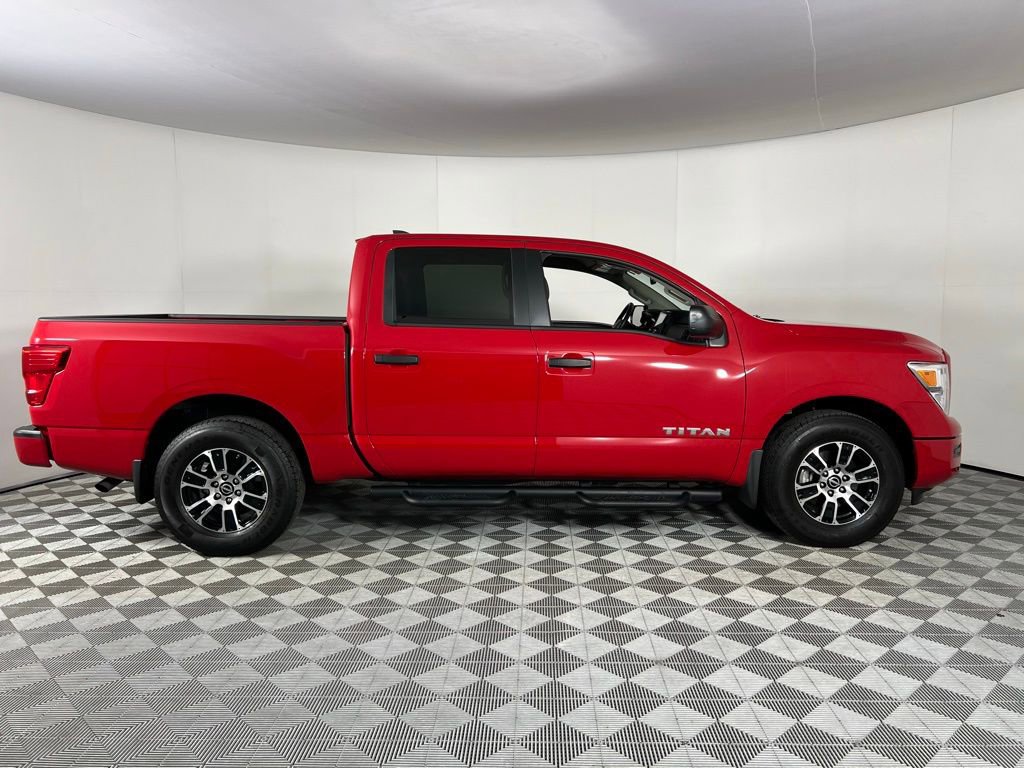 Used 2024 Nissan Titan SV w/ SV Convenience Package image 5