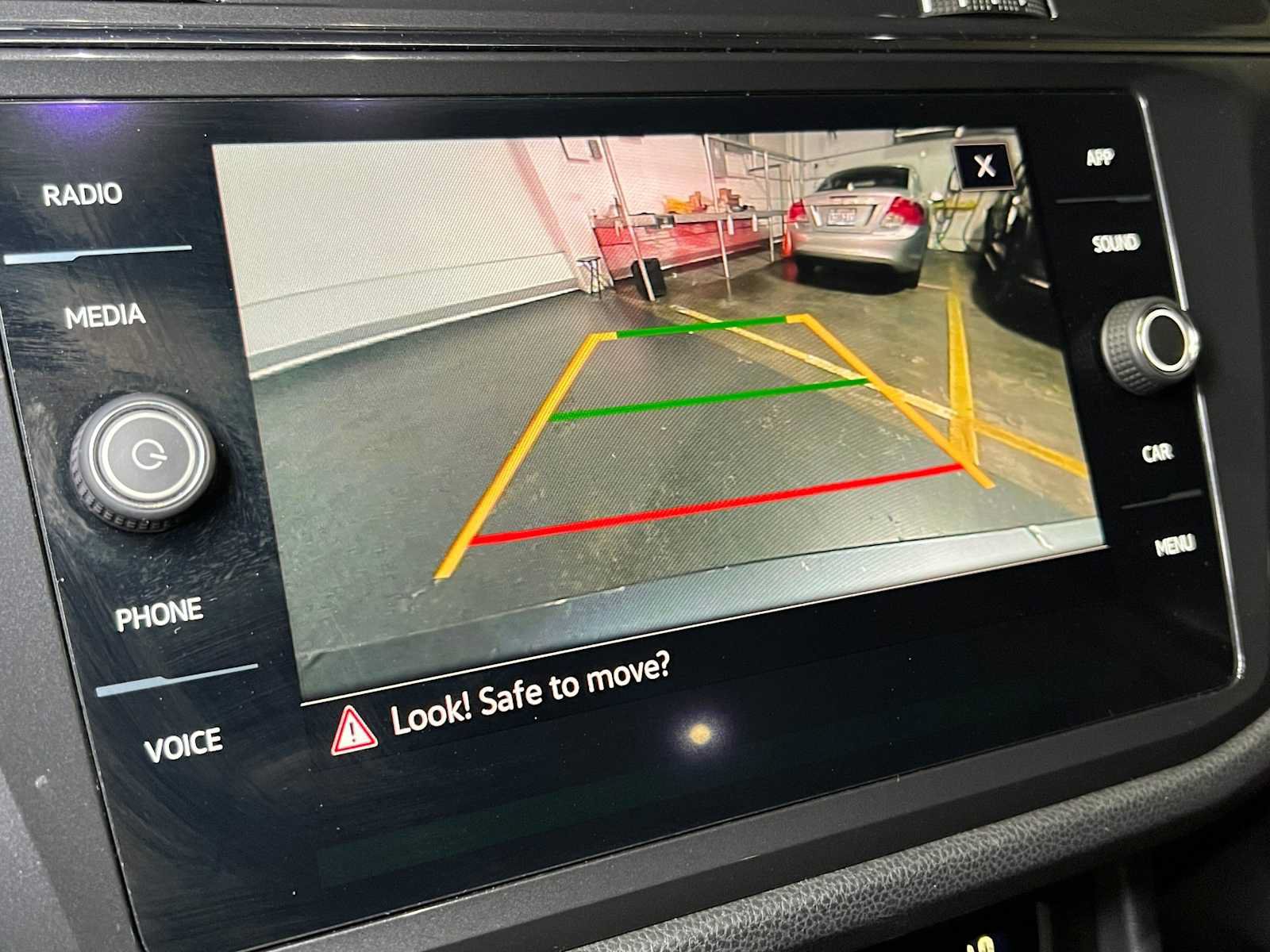 Used 2021 Volkswagen Tiguan SE w/ Panoramic Sunroof Package AWD/4WD image 39