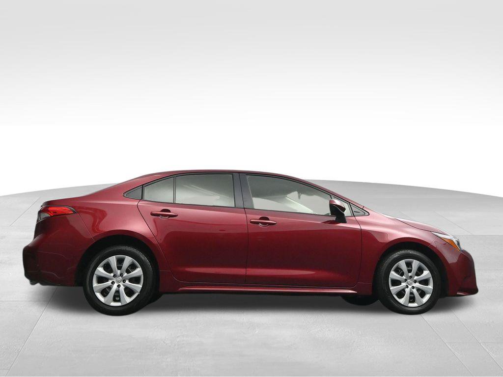 Used 2025 Toyota Corolla LE FWD image 42