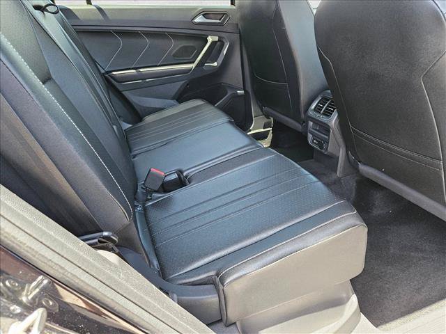 Certified 2023 Volkswagen Tiguan SE R-Line AWD/4WD image 19