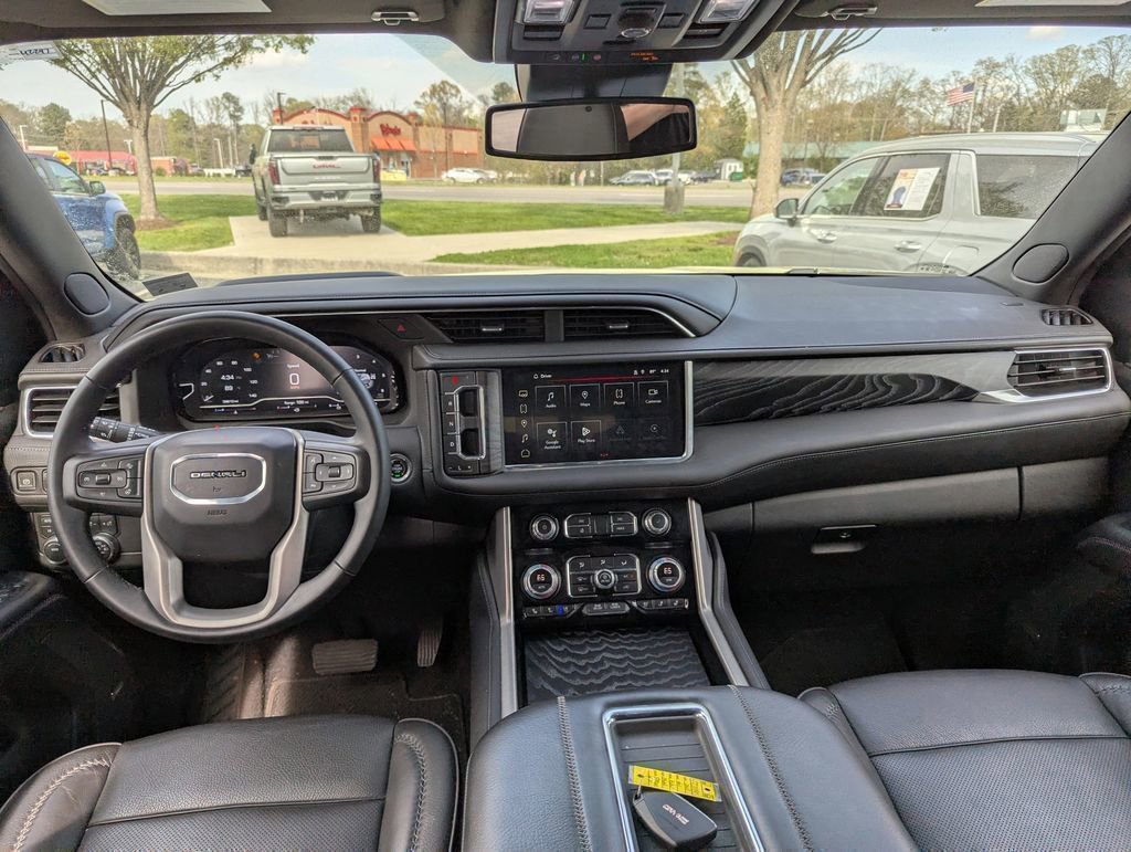 Used 2023 GMC Yukon Denali AWD/4WD image 10