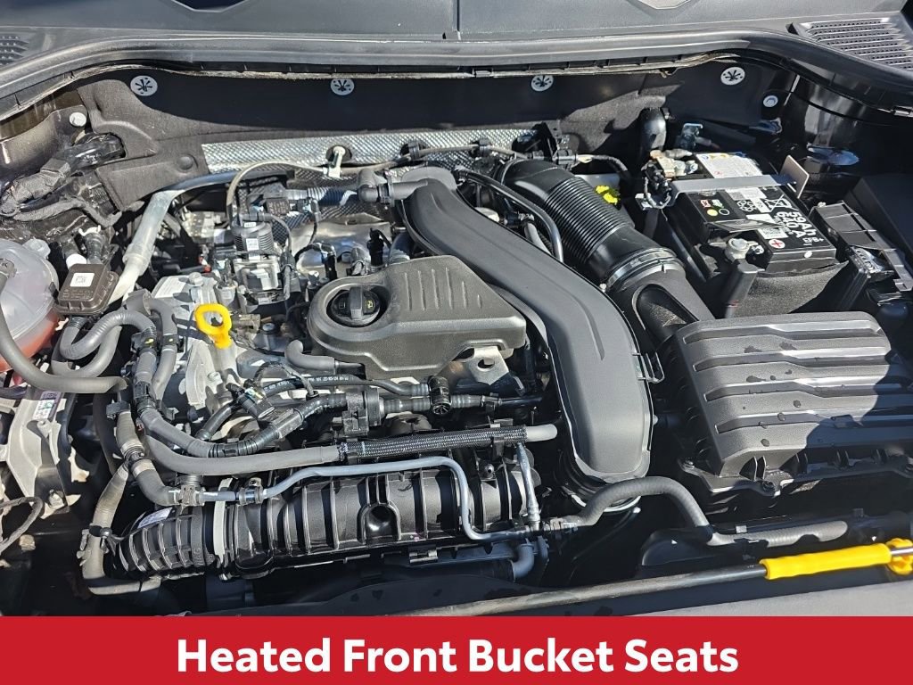 Used 2024 Volkswagen Taos SE image 12