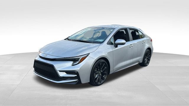 Used 2024 Toyota Corolla SE image 2