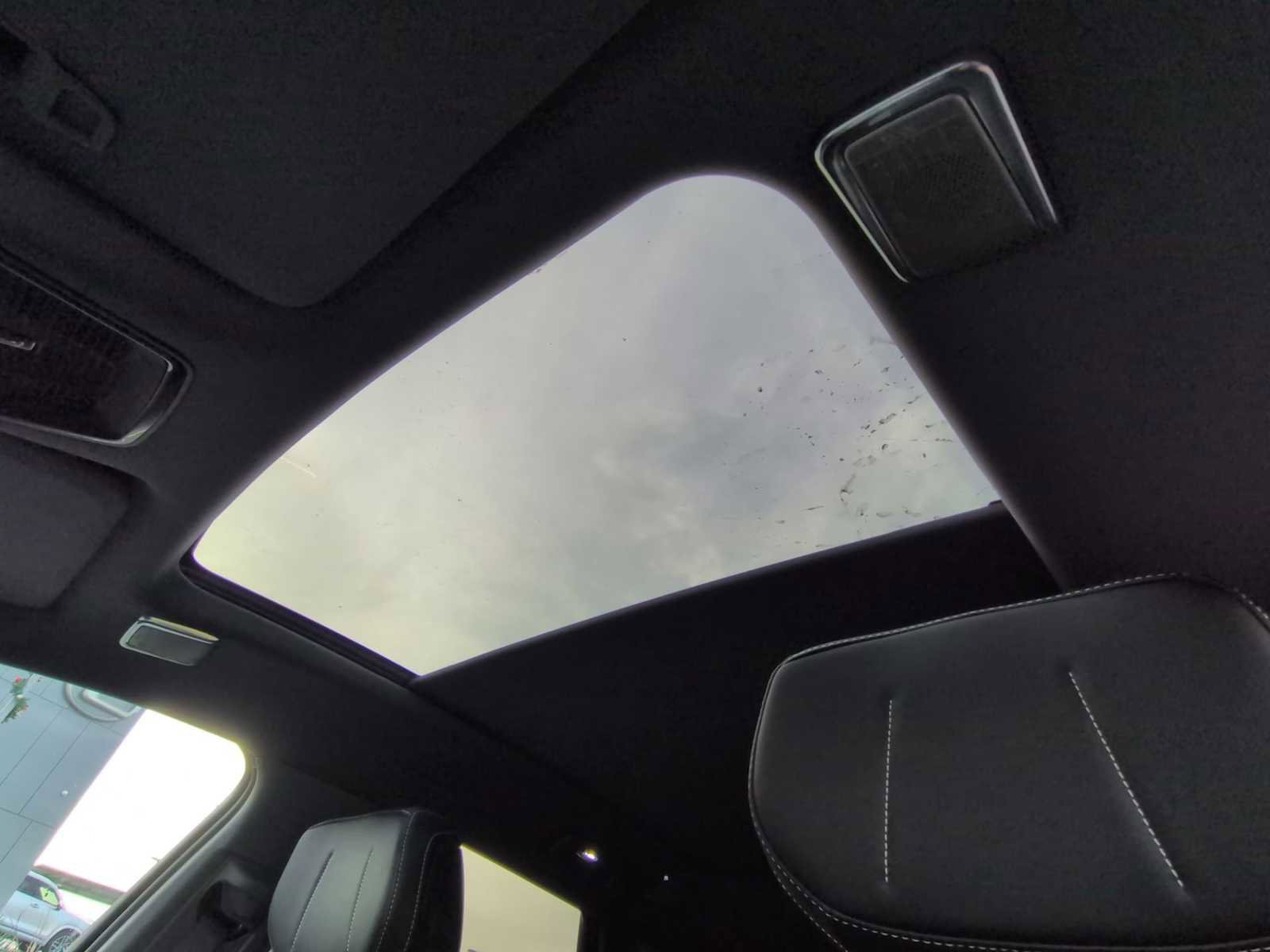 New 2025 Cadillac Optiq Luxury 1 image 23