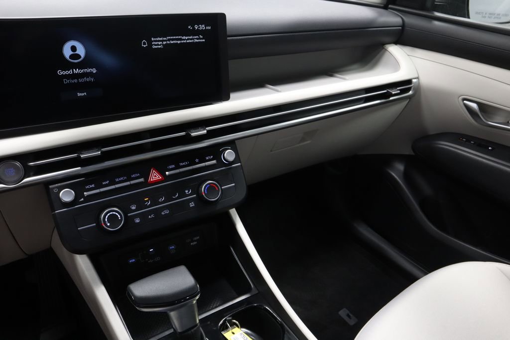 Used 2025 Hyundai Tucson SE image 28