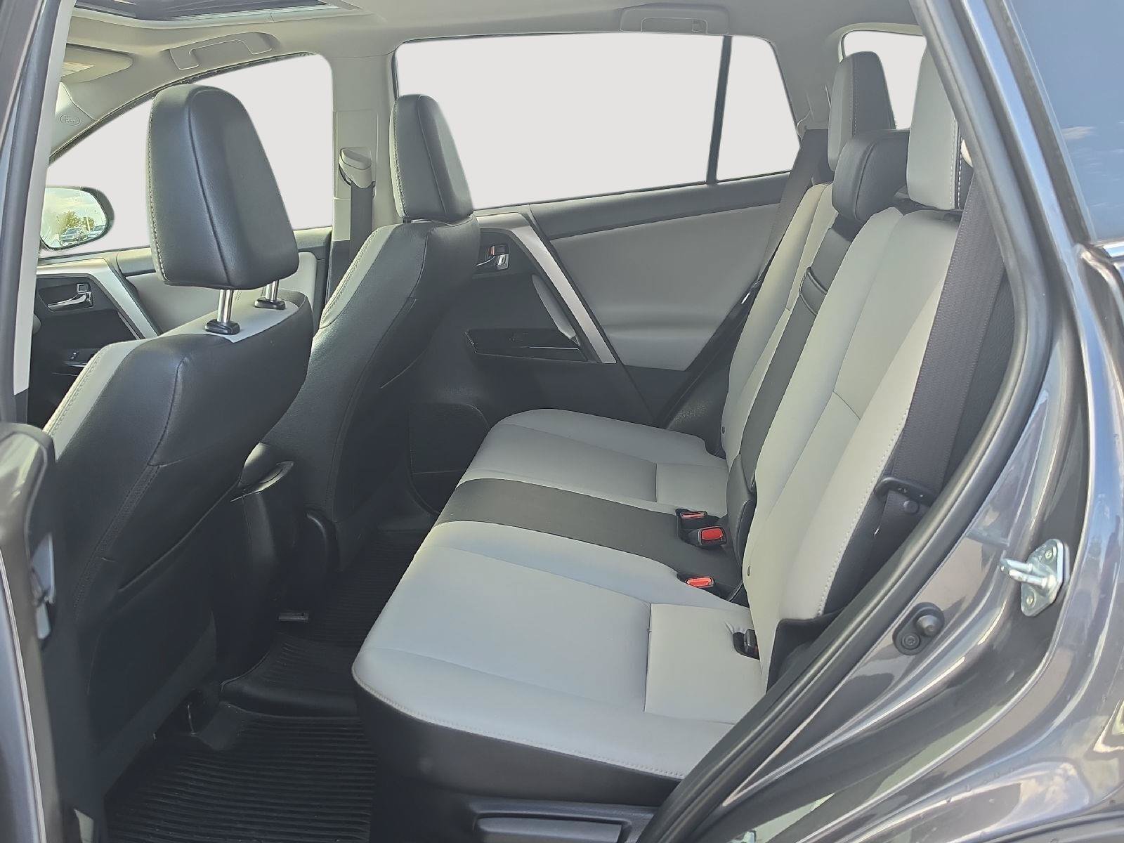 Used 2018 Toyota RAV4 Limited AWD/4WD image 13