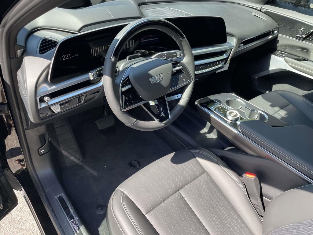 New 2026 Cadillac Lyriq Signature Sport AWD/4WD image 18