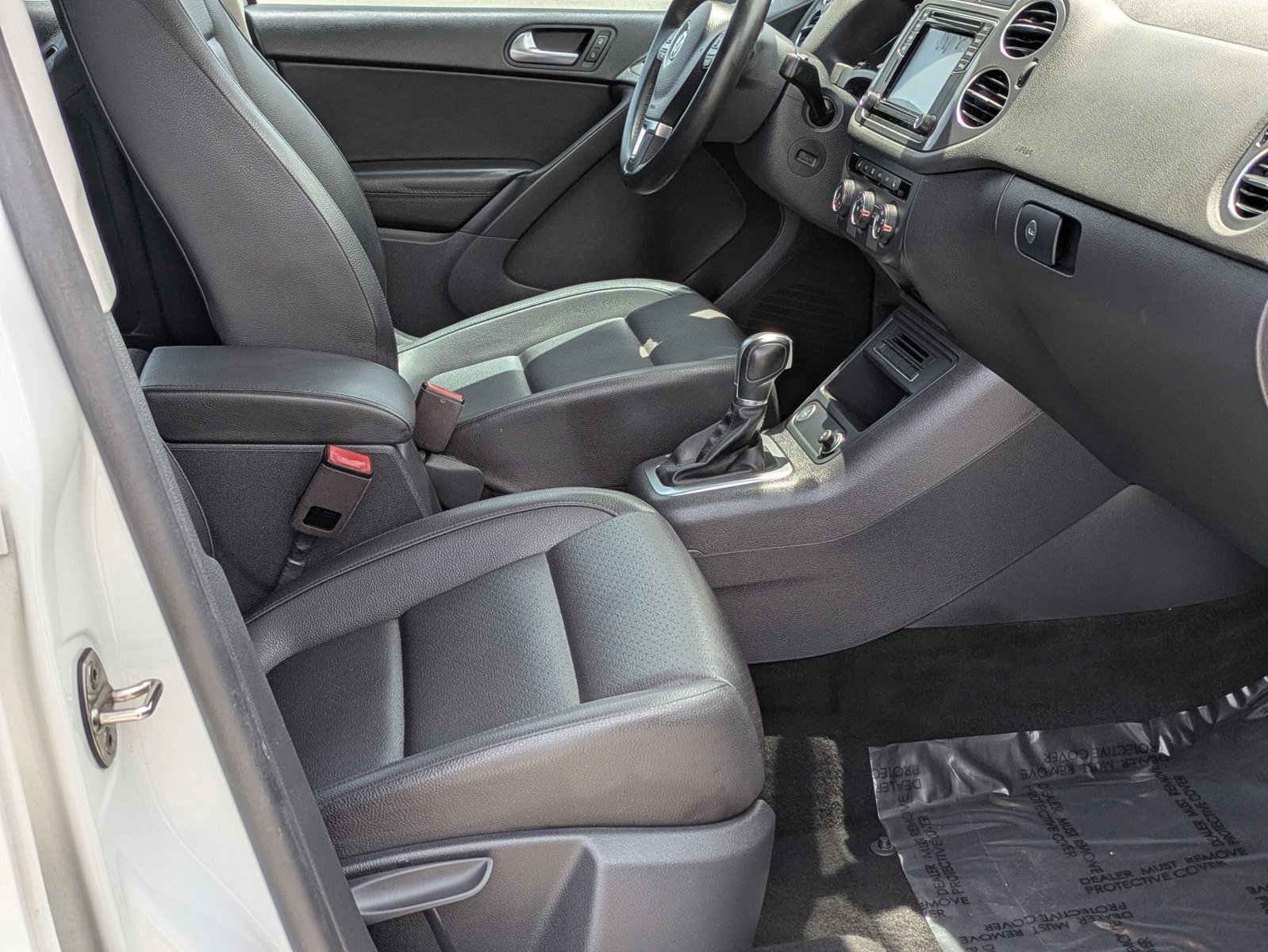 Used 2017 Volkswagen Tiguan S FWD image 18