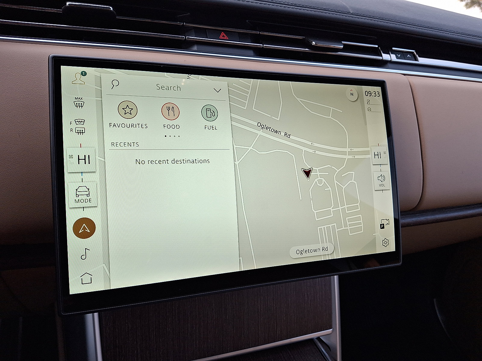 New 2025 Land Rover Range Rover Long Wheelbase SE image 7